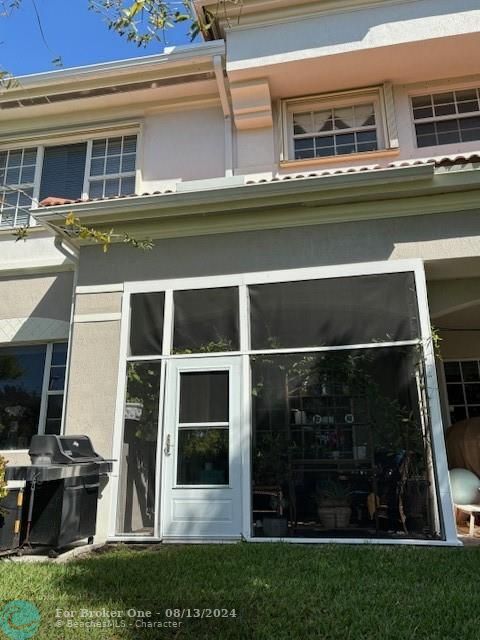 En Venta: $549,000 (3 camas, 2 baños, 2209 Pies cuadrados)