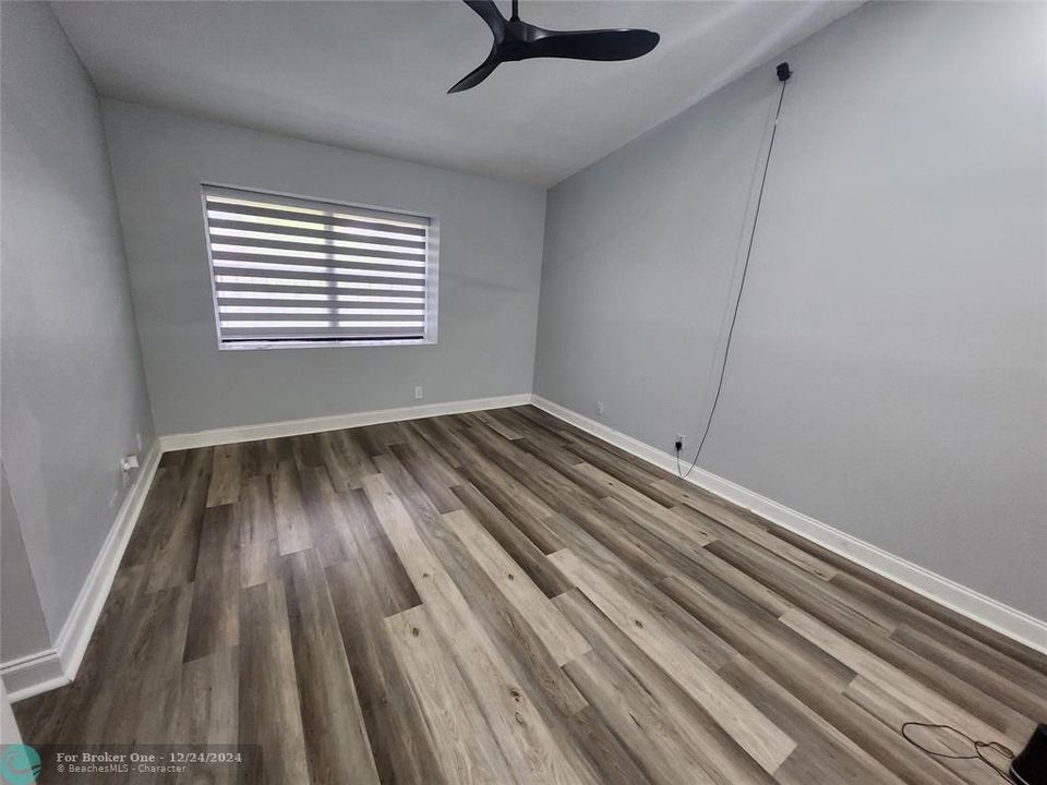 Active With Contract: $2,800 (2 beds, 2 baths, 1402 Square Feet)