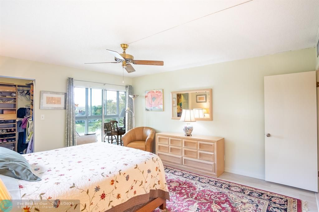 Active With Contract: $2,800 (2 beds, 2 baths, 1307 Square Feet)