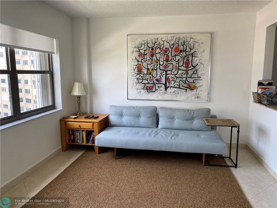 Active With Contract: $6,400 (2 beds, 2 baths, 1950 Square Feet)