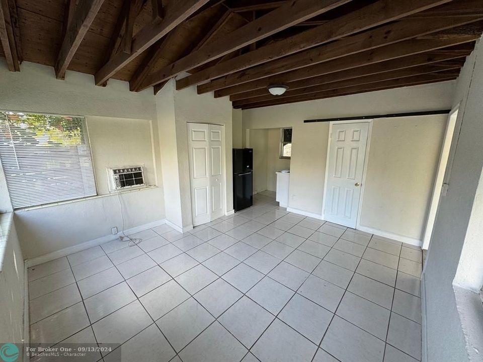 Active With Contract: $1,250 (0 beds, 1 baths, 0 Square Feet)