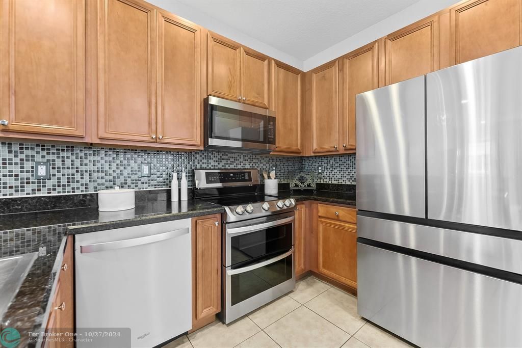 For Sale: $435,000 (2 beds, 2 baths, 1542 Square Feet)