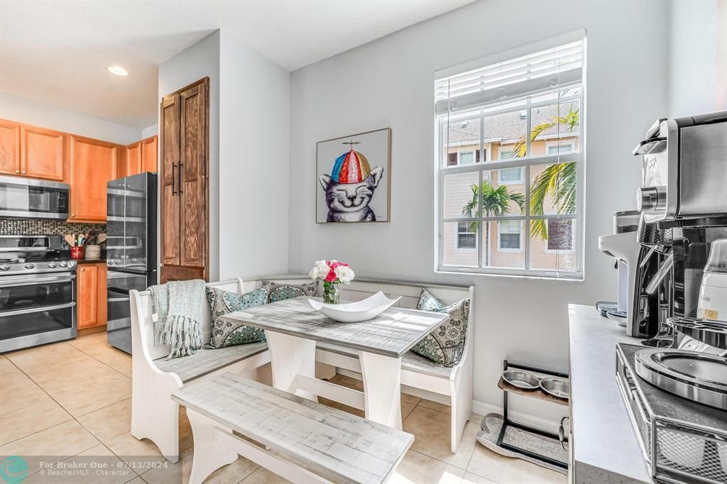 For Sale: $435,000 (2 beds, 2 baths, 1542 Square Feet)