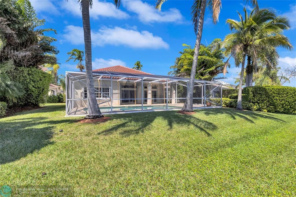 Recently Sold: $895,000 (4 beds, 2 baths, 1968 Square Feet)