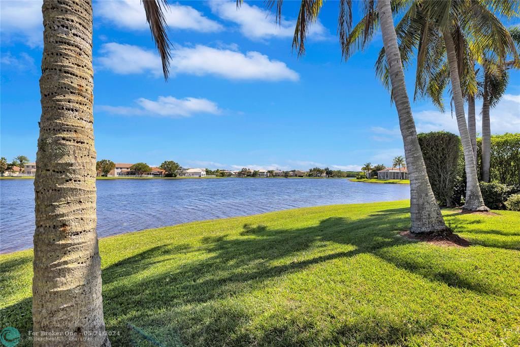 Recently Sold: $895,000 (4 beds, 2 baths, 1968 Square Feet)