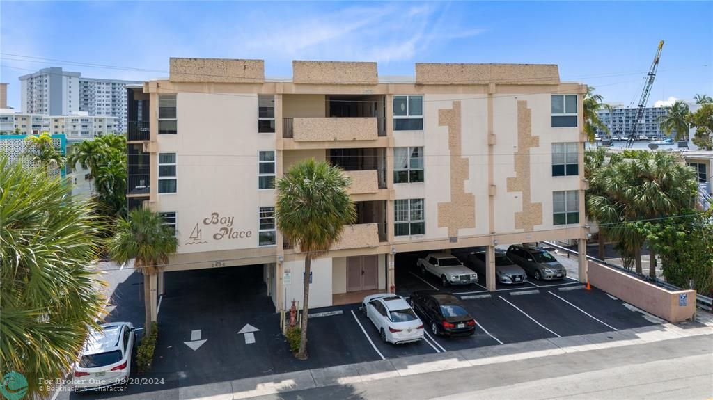 Active With Contract: $168,000 (1 beds, 1 baths, 516 Square Feet)