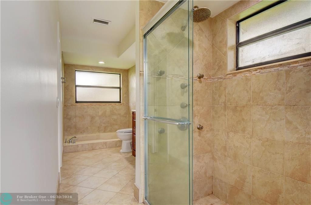 В аренду: $4,800 (4 спален, 2 ванн, 2333 Квадратных фут)