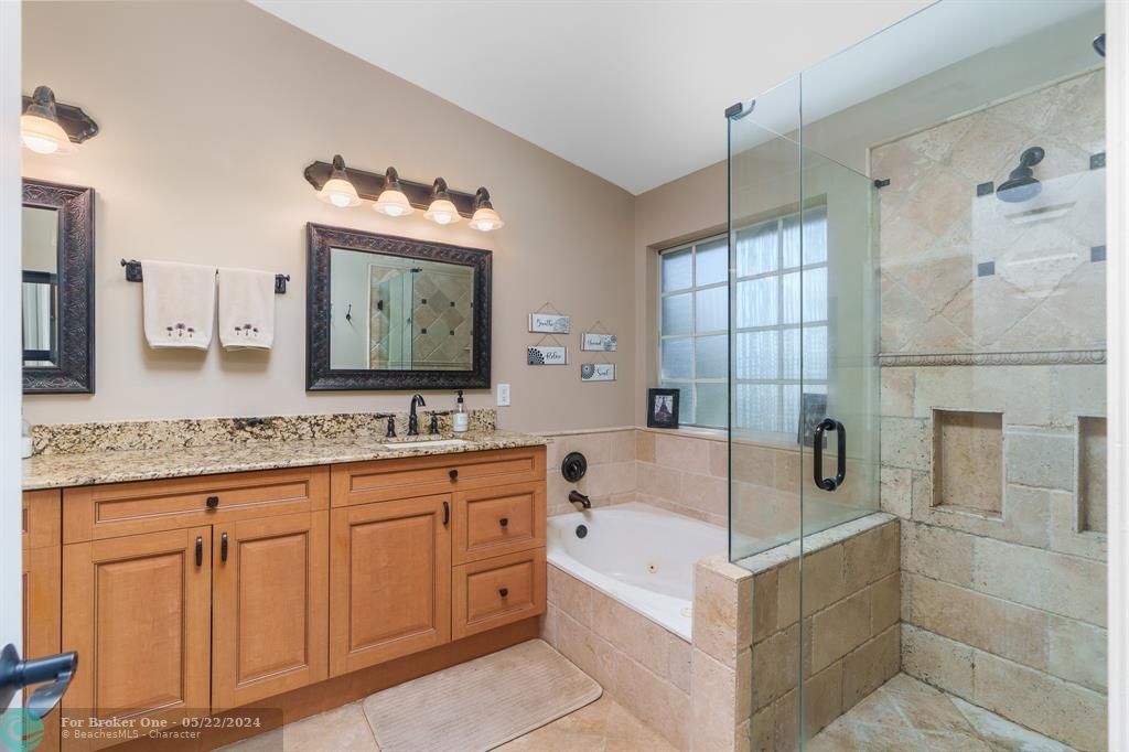 最近售出: $615,000 (3 贝兹, 2 浴室, 1645 平方英尺)
