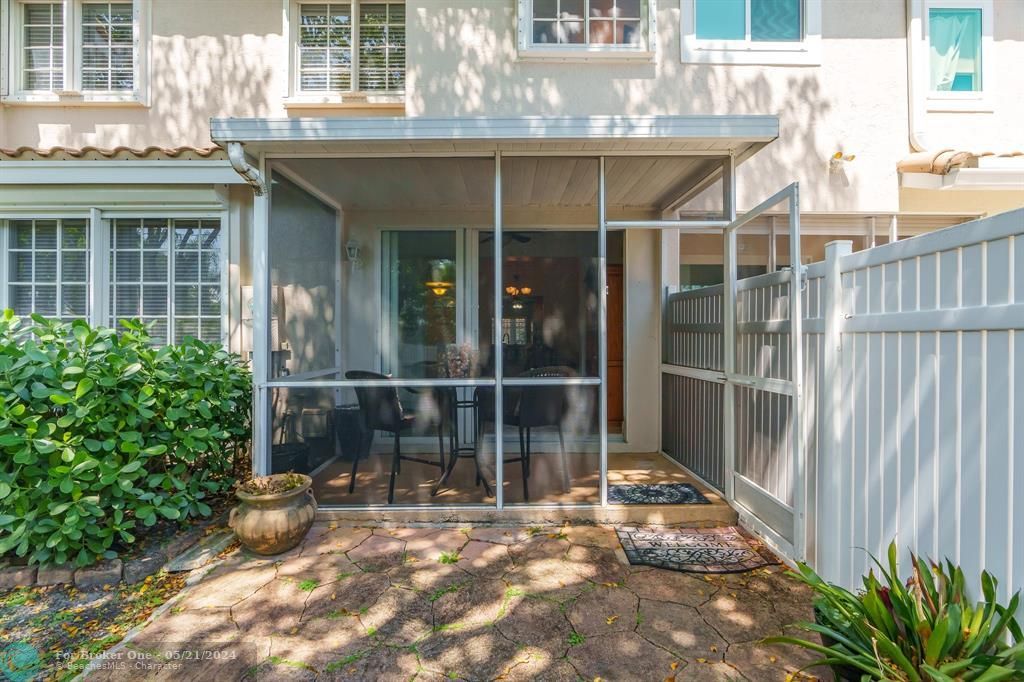 Recently Sold: $615,000 (3 beds, 2 baths, 1645 Square Feet)