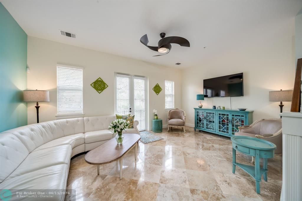 Active With Contract: $699,900 (3 beds, 3 baths, 2142 Square Feet)