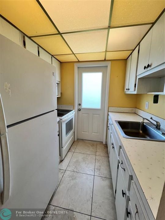 For Sale: $119,000 (2 beds, 1 baths, 750 Square Feet)
