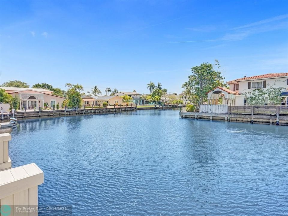Active With Contract: $1,675,000 (3 beds, 2 baths, 2679 Square Feet)