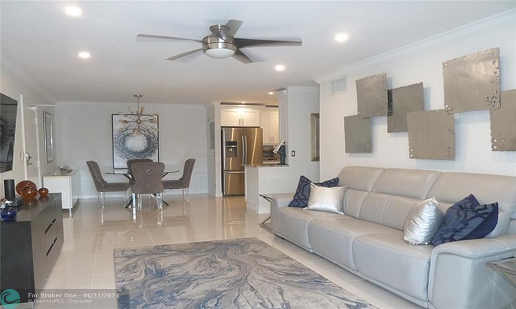 Active With Contract: $2,900 (2 beds, 2 baths, 1200 Square Feet)