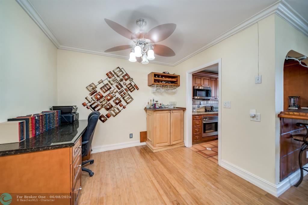 Active With Contract: $175,000 (1 beds, 1 baths, 750 Square Feet)