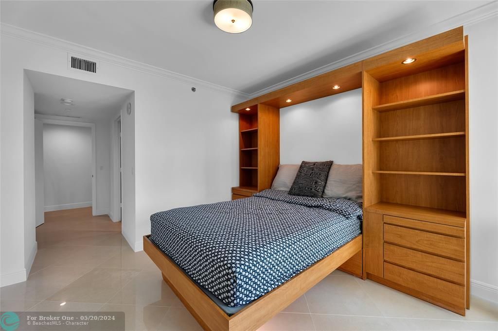 En Venta: $2,099,000 (3 camas, 3 baños, 2380 Pies cuadrados)