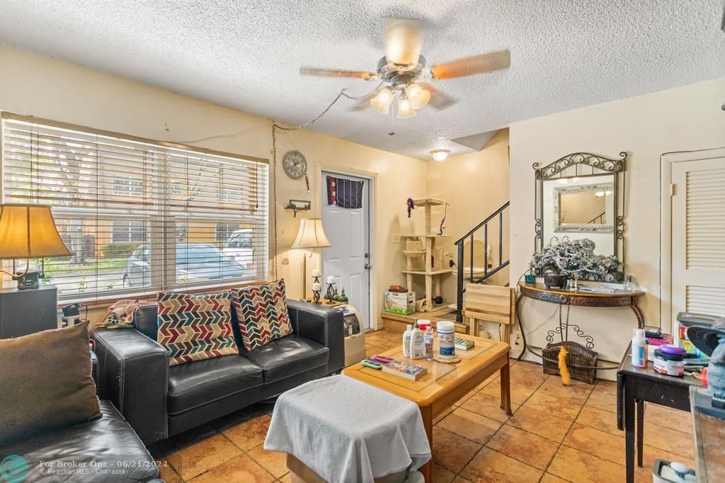 Active With Contract: $240,000 (2 beds, 1 baths, 1304 Square Feet)