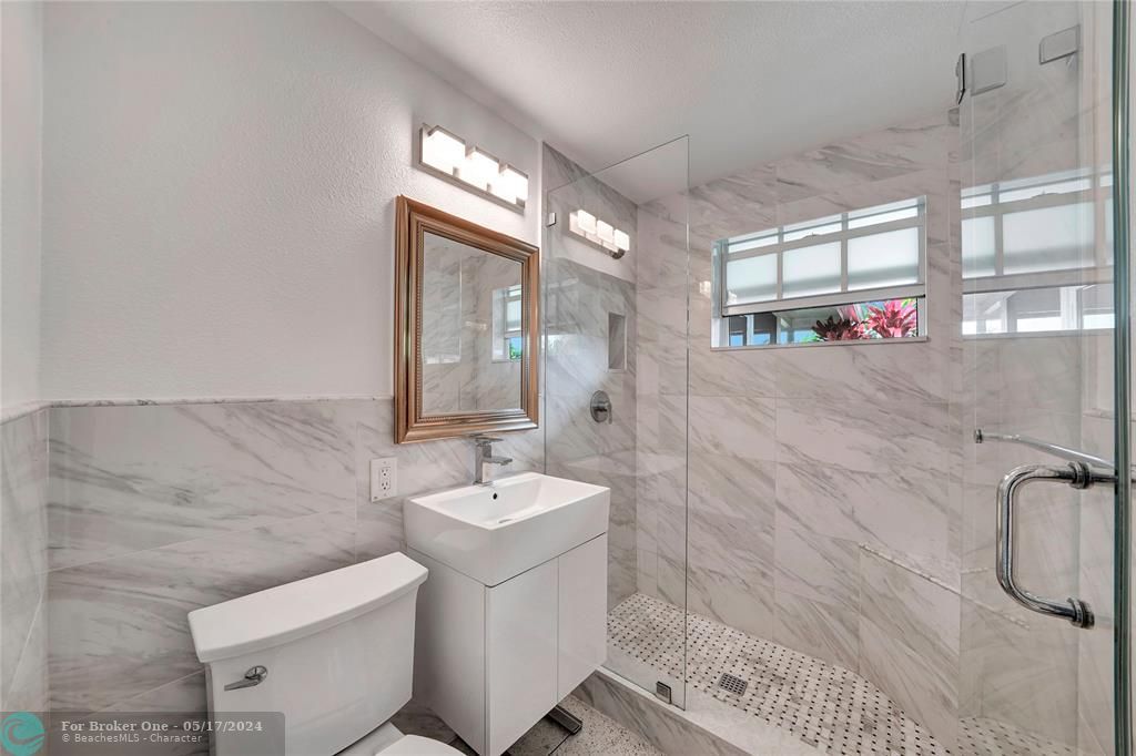 待售: $835,000 (2 贝兹, 2 浴室, 1384 平方英尺)