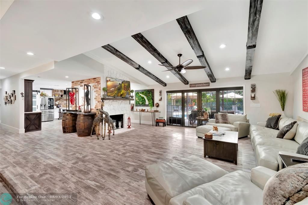 For Sale: $1,999,900 (5 beds, 4 baths, 4124 Square Feet)