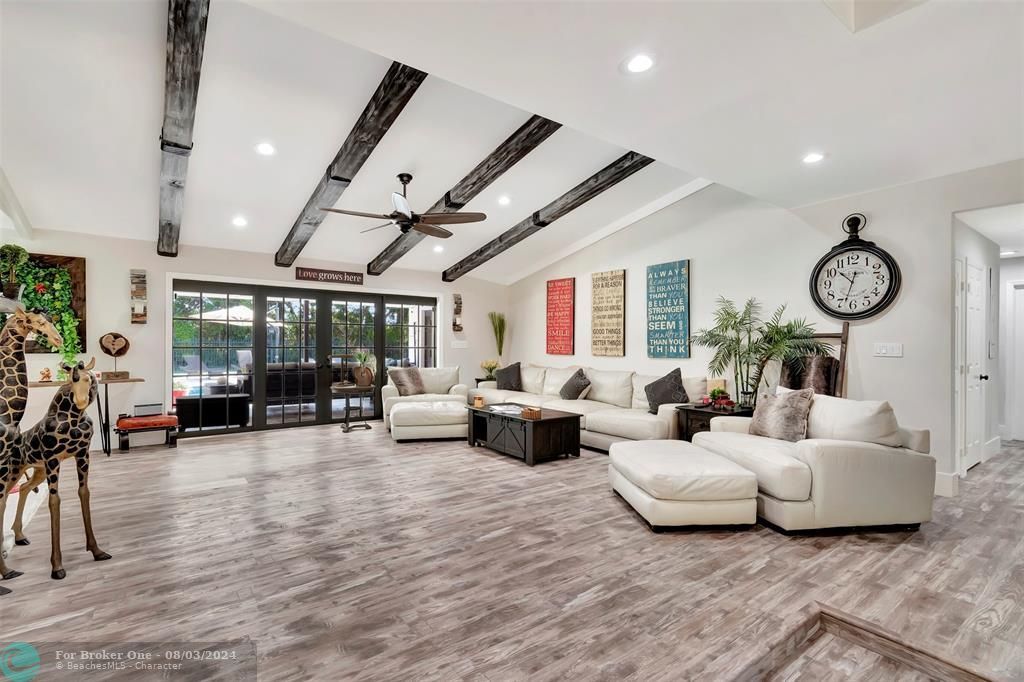 For Sale: $1,999,900 (5 beds, 4 baths, 4124 Square Feet)