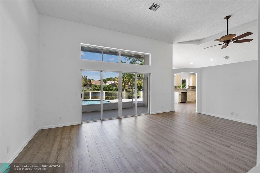 Recently Sold: $750,000 (4 beds, 2 baths, 2240 Square Feet)