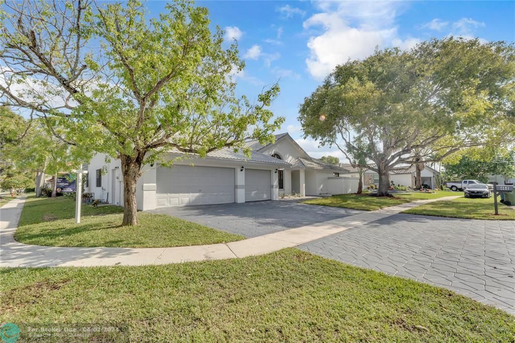 Recently Sold: $850,000 (4 beds, 2 baths, 2292 Square Feet)