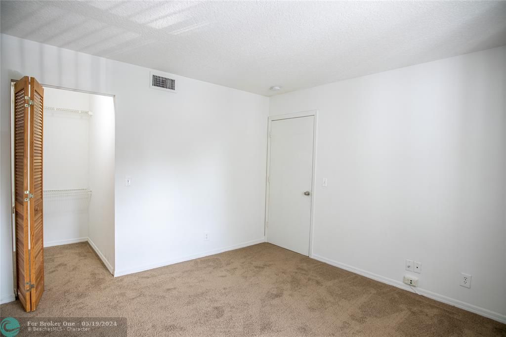 For Sale: $1,645 (1 beds, 1 baths, 12265 Square Feet)