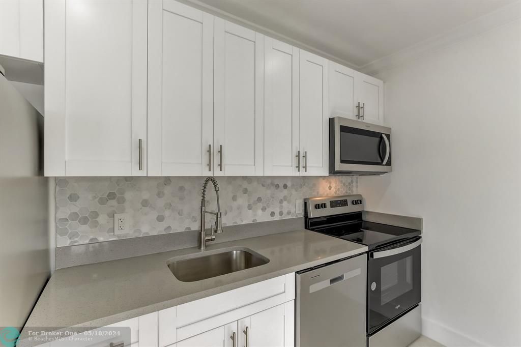 For Sale: $1,890 (1 beds, 1 baths, 0 Square Feet)
