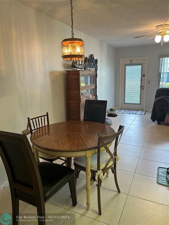 Active With Contract: $109,900 (1 beds, 1 baths, 595 Square Feet)