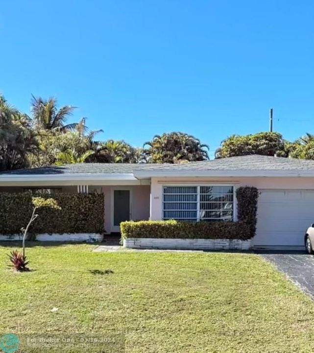 Recently Sold: $1,500,000 (2 beds, 2 baths, 1300 Square Feet)