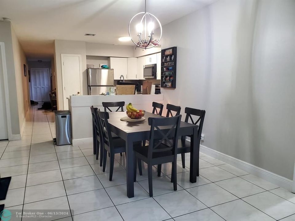 Active With Contract: $2,900 (3 beds, 2 baths, 1482 Square Feet)