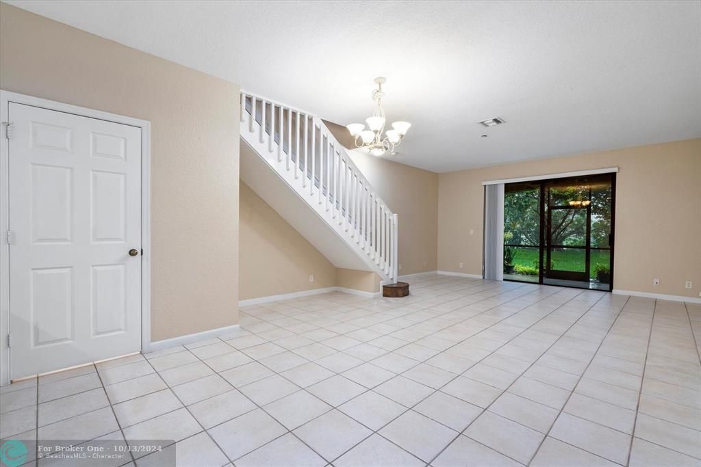 Active With Contract: $3,600 (3 beds, 2 baths, 1672 Square Feet)