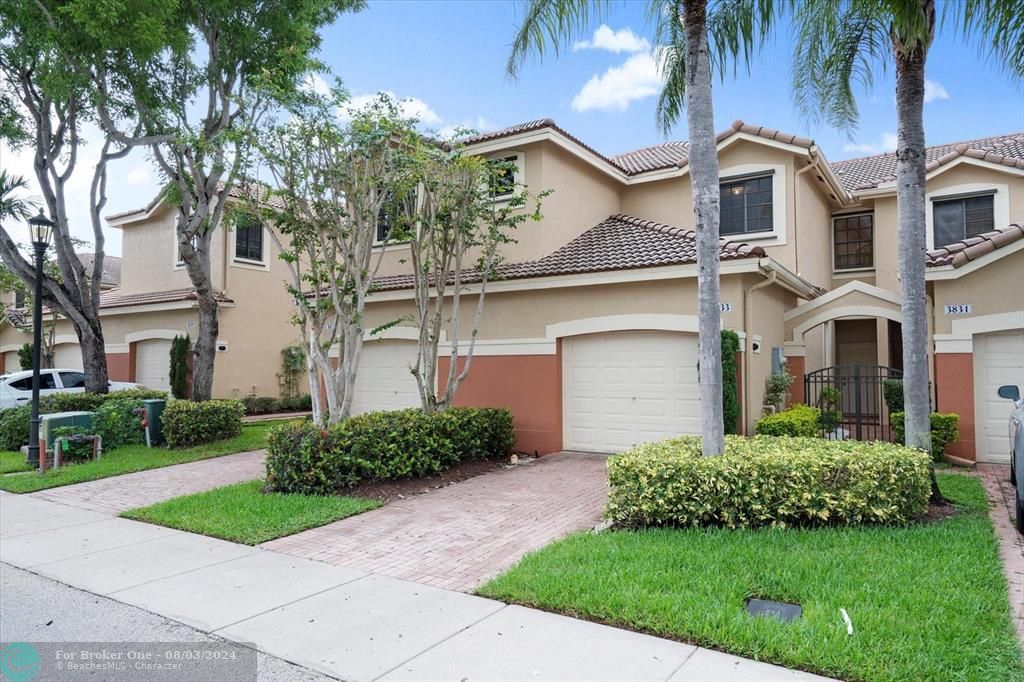 Active With Contract: $3,600 (3 beds, 2 baths, 1672 Square Feet)