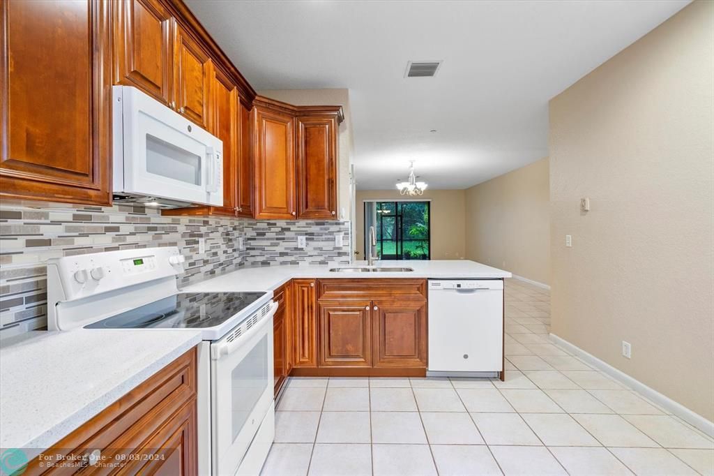 Active With Contract: $3,600 (3 beds, 2 baths, 1672 Square Feet)