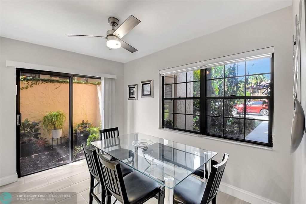 Active With Contract: $426,000 (3 beds, 2 baths, 1669 Square Feet)