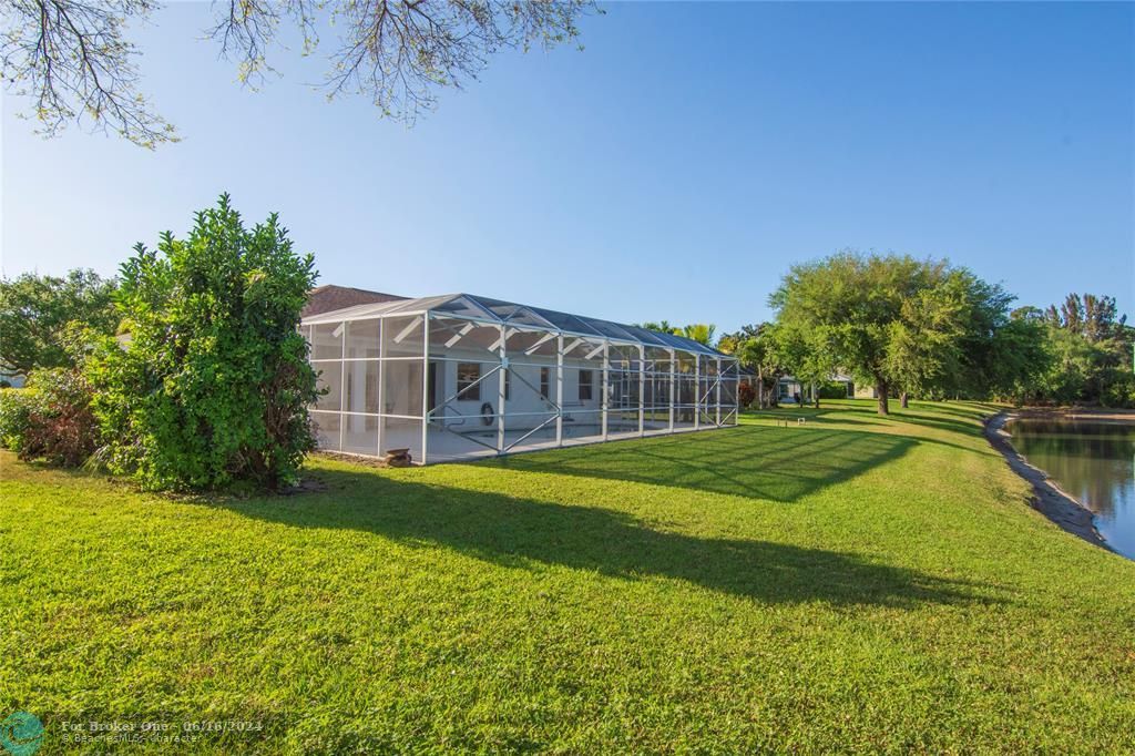 Active With Contract: $449,000 (3 beds, 2 baths, 2212 Square Feet)