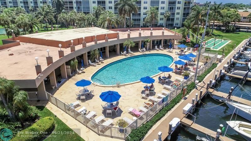 Active With Contract: $1,800 (1 beds, 1 baths, 710 Square Feet)
