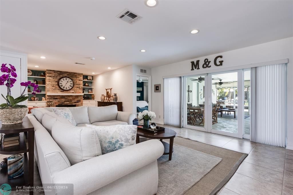 Active With Contract: $1,695,000 (3 beds, 3 baths, 2084 Square Feet)