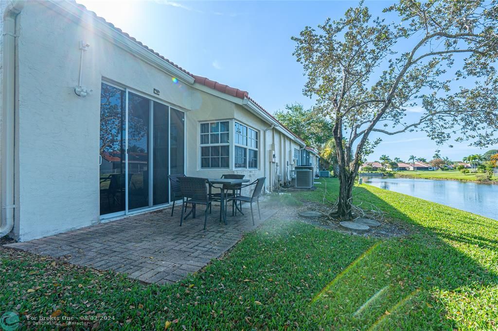 Recently Sold: $375,000 (2 beds, 2 baths, 1216 Square Feet)