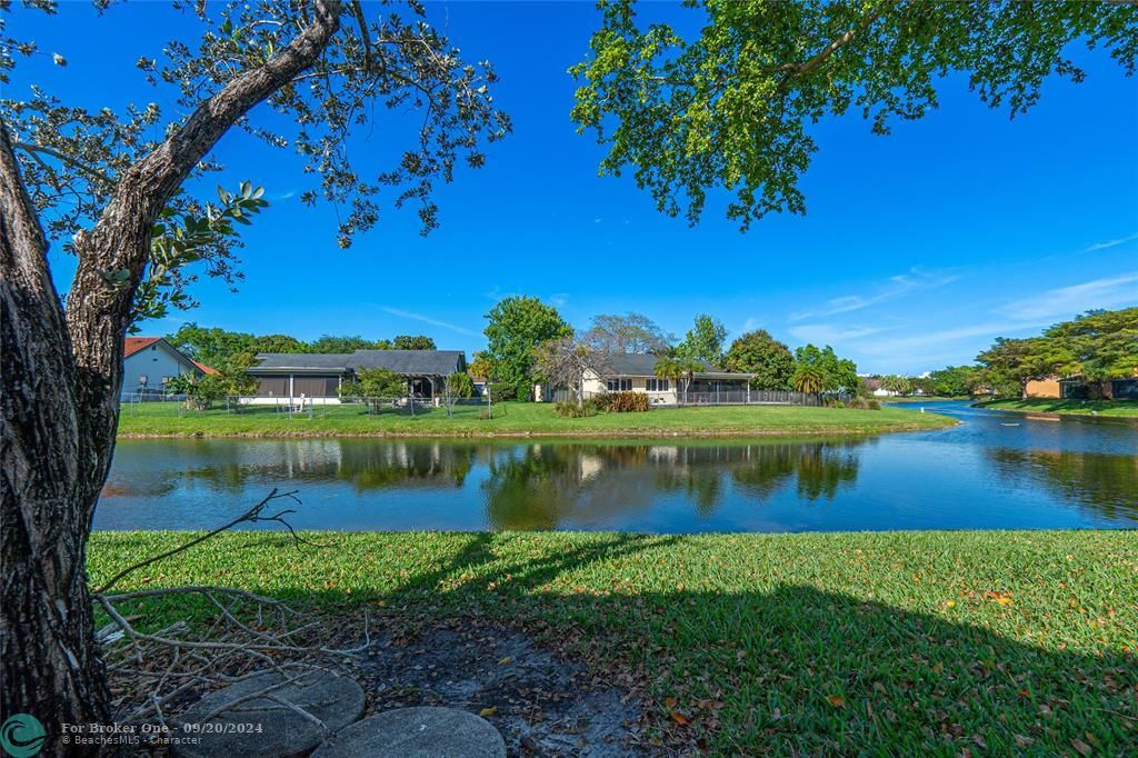 Active With Contract: $375,000 (2 beds, 2 baths, 1216 Square Feet)