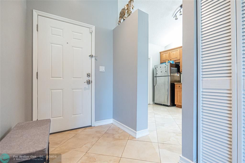 Active With Contract: $375,000 (2 beds, 2 baths, 1216 Square Feet)