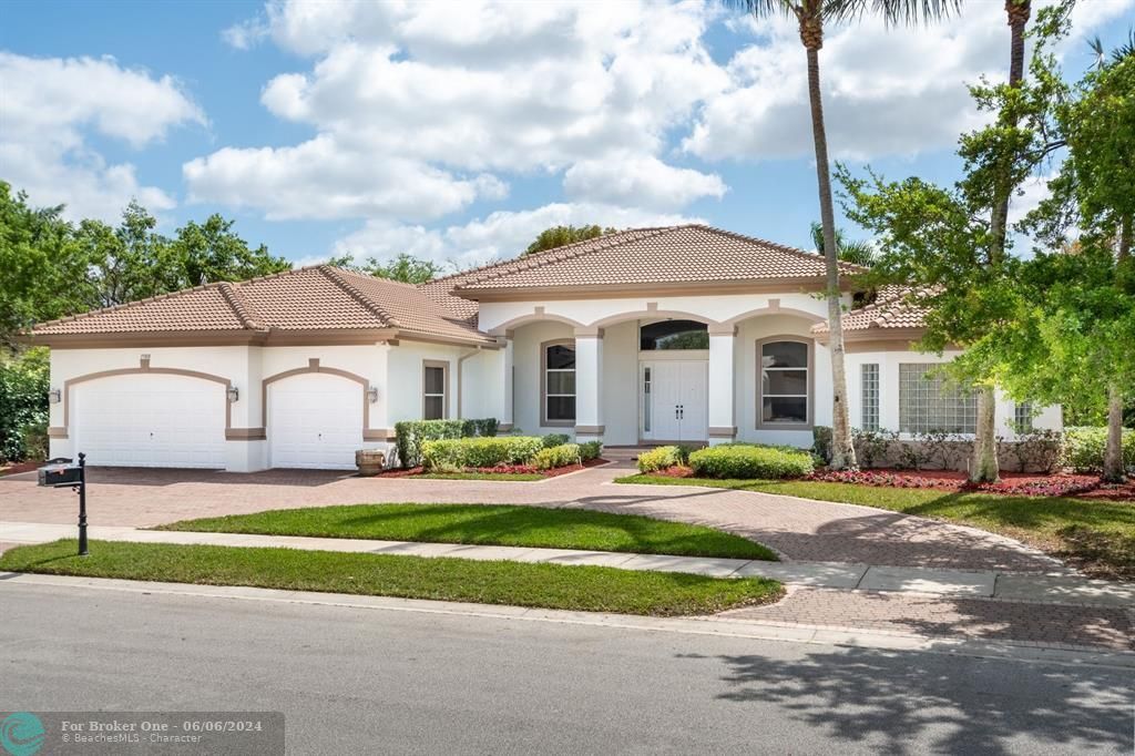 Recently Sold: $1,550,000 (5 beds, 4 baths, 4225 Square Feet)