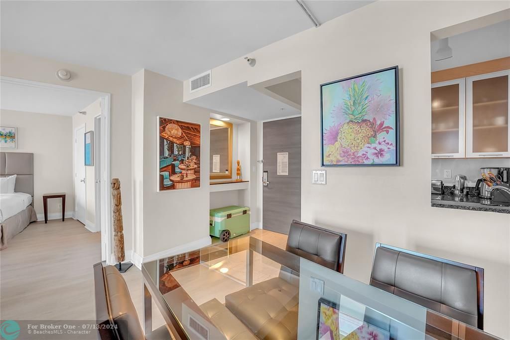 Active With Contract: $169,000 (1 beds, 1 baths, 643 Square Feet)