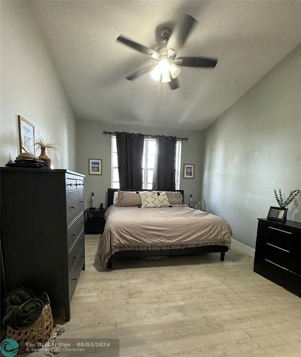 For Sale: $529,000 (3 beds, 2 baths, 1178 Square Feet)