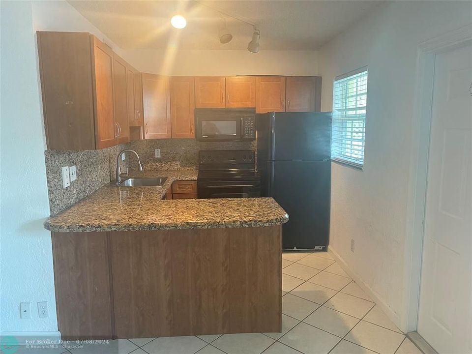 Recently Sold: $248,500 (2 beds, 1 baths, 614 Square Feet)