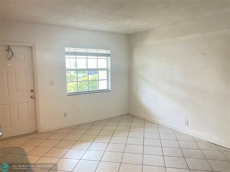 Recently Sold: $248,500 (2 beds, 1 baths, 614 Square Feet)