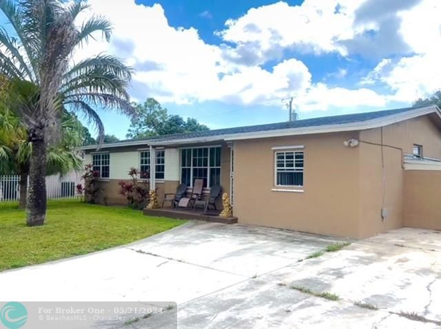 Active With Contract: $499,000 (4 beds, 2 baths, 1572 Square Feet)