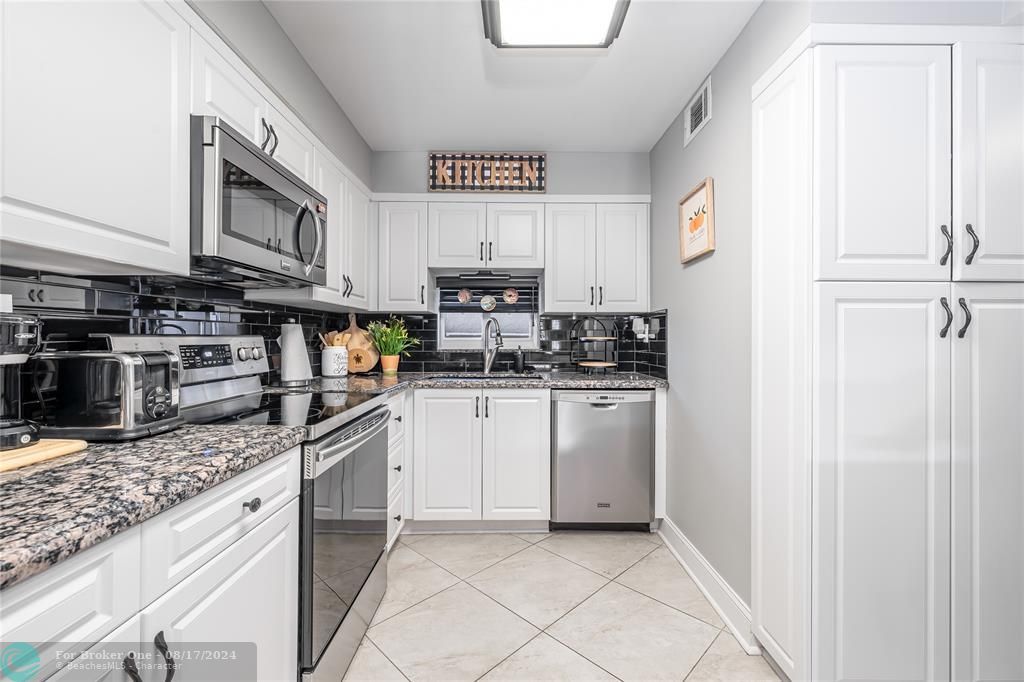 Recently Sold: $220,000 (2 beds, 2 baths, 1170 Square Feet)