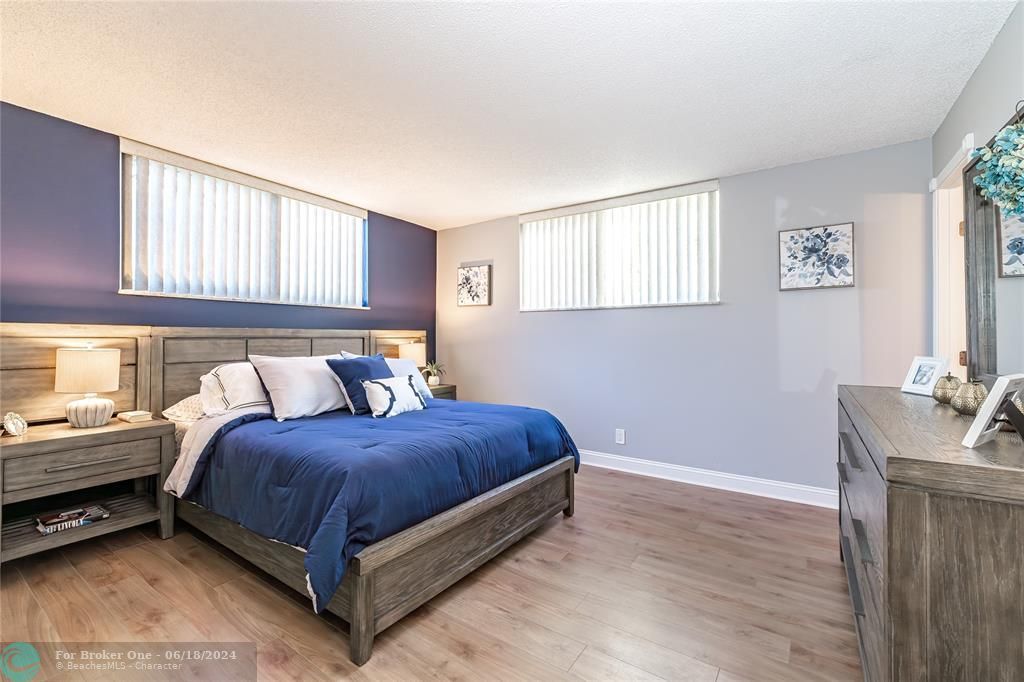 Recently Sold: $220,000 (2 beds, 2 baths, 1170 Square Feet)