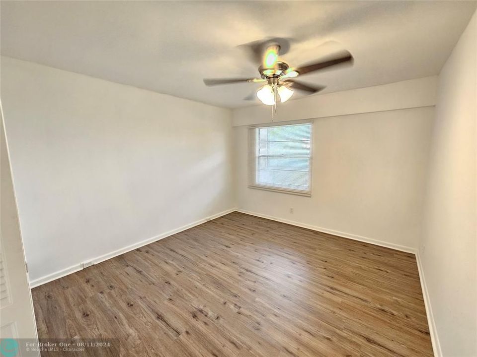 For Sale: $175,000 (2 beds, 1 baths, 953 Square Feet)