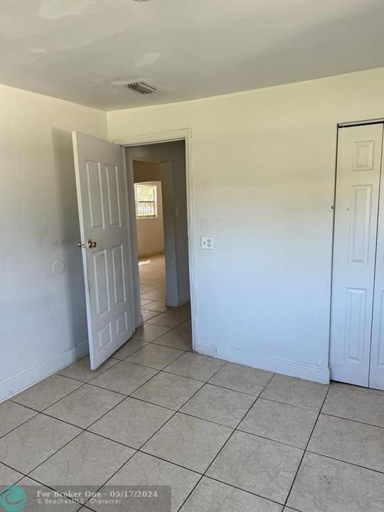 Active With Contract: $359,900 (4 beds, 2 baths, 1600 Square Feet)